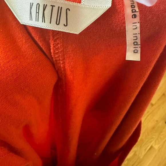 KAKTUS Red and Blue Floral Bubble Dress with Dart Bodice - Size 2X - Picture 7 of 8